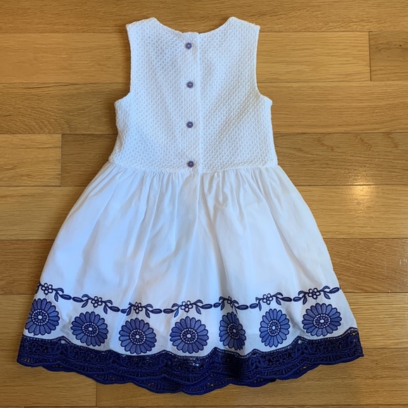 Like new Girls blue and white dress size 4 toddler - Picture 5 of 8